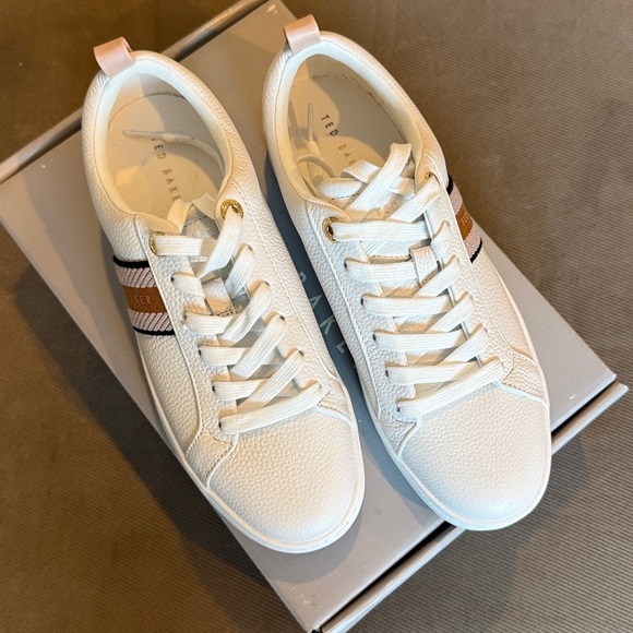 NIB Ted Baker Reese Lace-Up Leather Sneakers - Picture 3 of 7